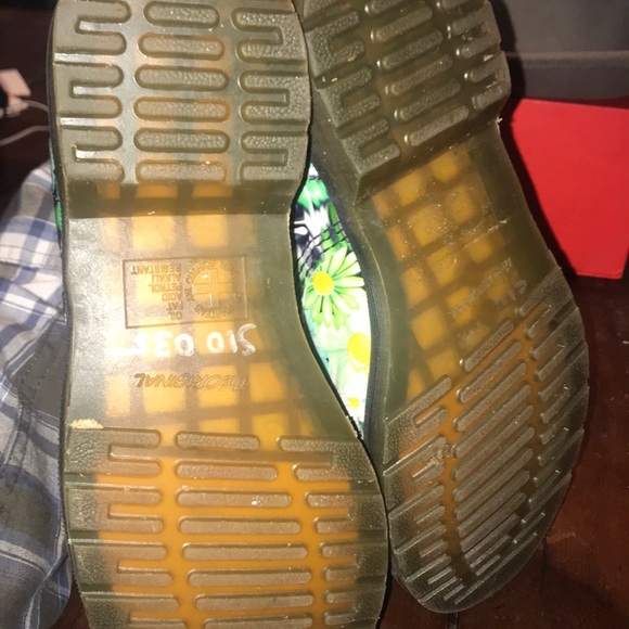 Super cute Extremely rare Doc Martens!! - Picture 4 of 4
